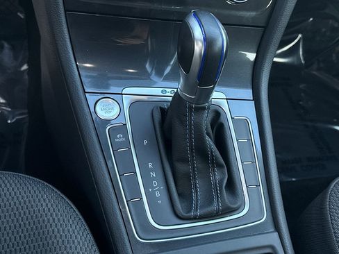 Used 2019 Volkswagen e-Golf SE w/ Driver Assistance Package image 24