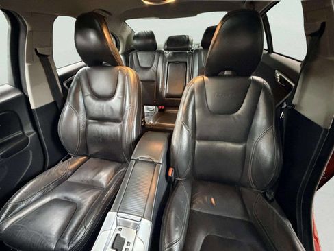 Used 2012 Volvo S60 T6 R-Design image 16