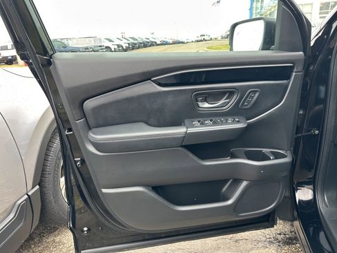 Used 2024 Honda Pilot Touring image 15