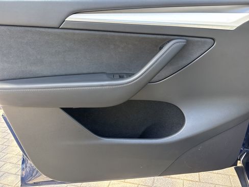 Used 2023 Tesla Model Y Performance AWD/4WD image 11