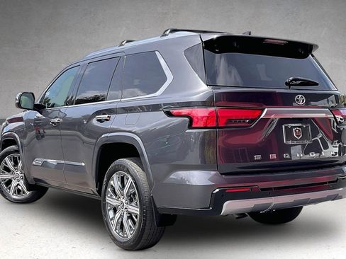 Used 2023 Toyota Sequoia Capstone AWD/4WD image 35