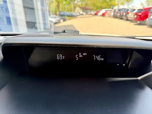Used 2023 Subaru Forester Premium AWD/4WD image 38