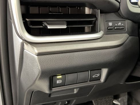 Used 2025 Toyota Grand Highlander FWD image 25