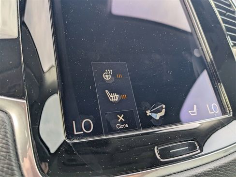 Used 2018 Volvo XC90 T6 Momentum w/ Convenience Package image 29