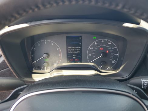 Used 2024 Toyota Corolla Cross AWD Hybrid w/ Moonroof Package image 18