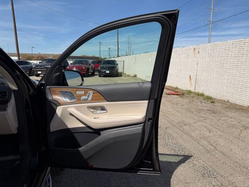 Used 2020 Mercedes-Benz GLS 580 4MATIC image 26