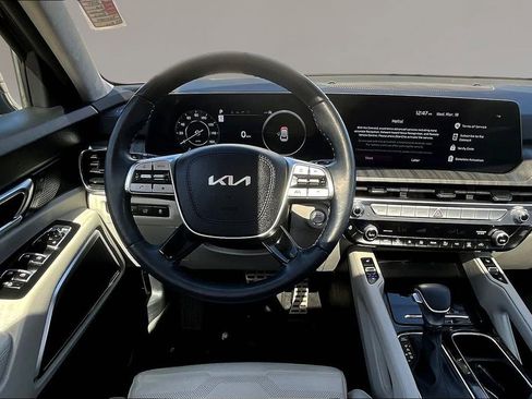 Used 2024 Kia Telluride SX Prestige w/ Towing Package image 8