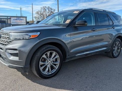 Used 2023 Ford Explorer Limited image 1