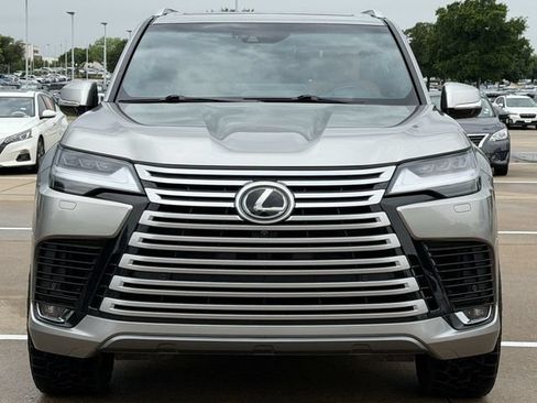 Used 2023 Lexus LX 600 4WD w/ Accessory Package (Z1) image 8