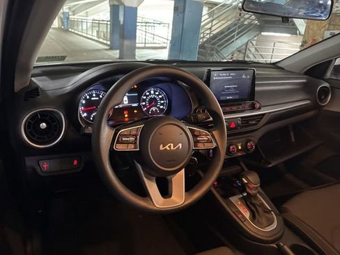 Certified 2023 Kia Forte LXS FWD image 7