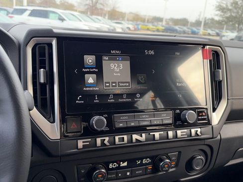 Used 2025 Nissan Frontier SV w/ SV Convenience Package image 15