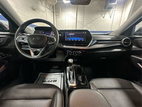 Used 2025 Chevrolet Trax ACTIV w/ Driver Confidence Package FWD image 26