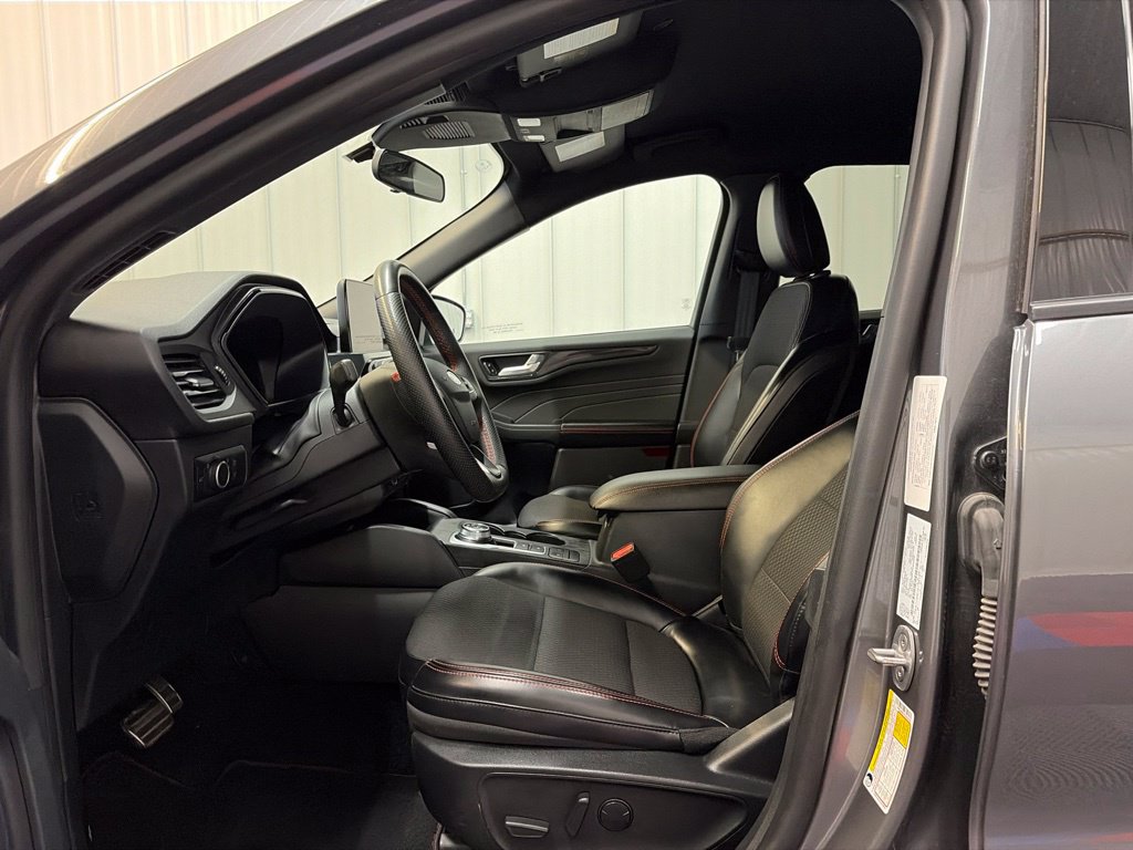Used 2023 Ford Escape ST-Line AWD/4WD image 11
