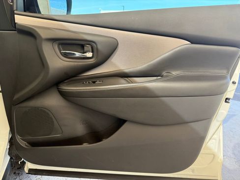 Used 2024 Nissan Murano SV w/ SV Midnight Edition Package image 10