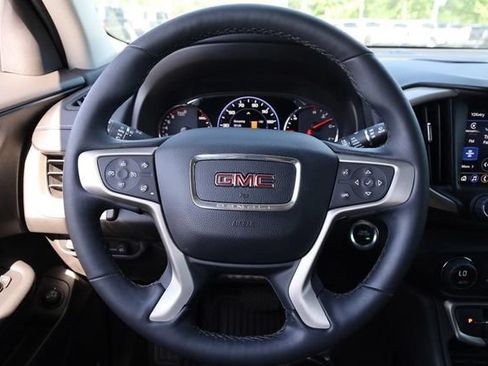 Used 2024 GMC Terrain Denali w/ Denali Premium Package AWD/4WD image 12