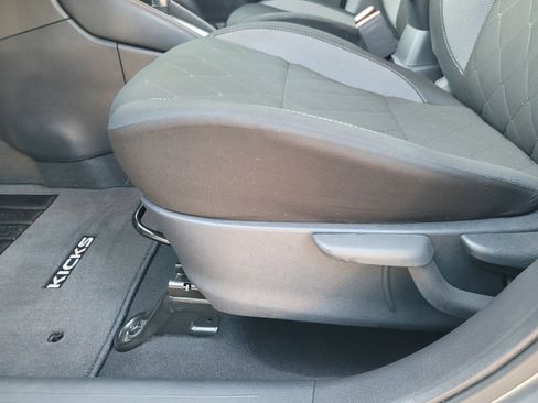 Certified 2020 Nissan Kicks SV image 21