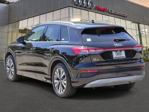 Used 2023 Audi Q4 e-tron Premium Plus w/ Premium Plus image 2