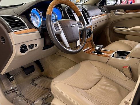 Used 2014 Chrysler 300 C image 13