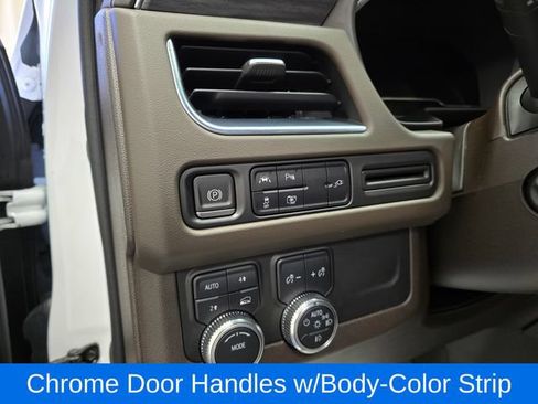 Used 2022 GMC Yukon SLT w/ SLT Luxury Package AWD/4WD image 18