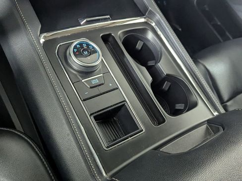 Used 2024 Ford Expedition XLT image 21