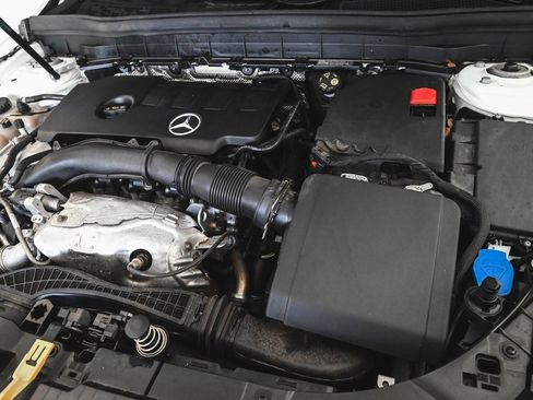 Used 2022 Mercedes-Benz GLB 250 GLB 250 image 39