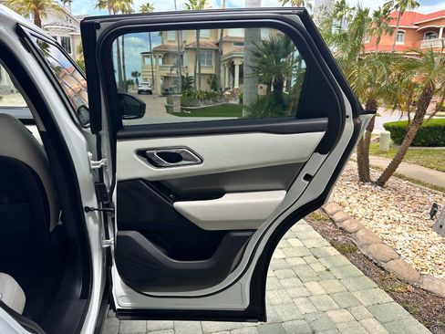 Used 2019 Land Rover Range Rover Velar S AWD/4WD image 76