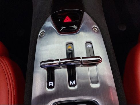 Used 2022 Ferrari SF90 Spider image 21