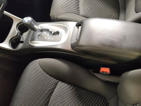 Used 2020 Dodge Journey SE w/ Blacktop Package FWD image 26