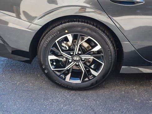 Certified 2025 Hyundai Sonata SEL FWD image 9