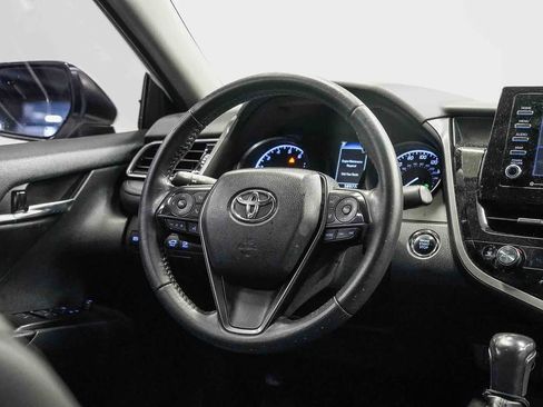 Used 2022 Toyota Camry SE w/ Convenience Package FWD image 15