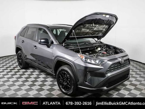 Used 2021 Toyota RAV4 LE image 31
