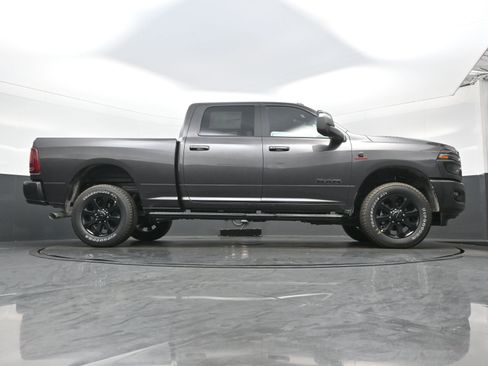 New 2026 RAM 2500 Laramie w/ Night Edition AWD/4WD image 19