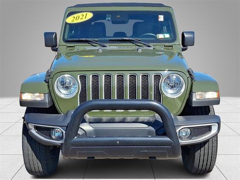 Used 2021 Jeep Wrangler Unlimited Sahara image 3