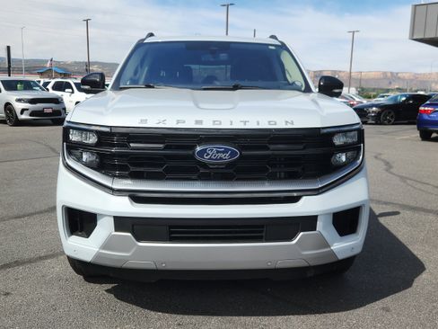 Used 2025 Ford Expedition Max Platinum AWD/4WD image 7