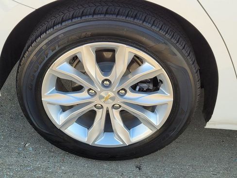 Certified 2024 Chevrolet Malibu LT image 6