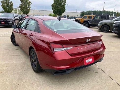 Used 2023 Hyundai Elantra SEL FWD image 9