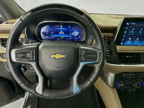 Used 2023 Chevrolet Suburban Premier w/ Advanced Technology Package AWD/4WD image 11