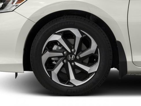 Used 2017 Honda Accord EX-L image 11