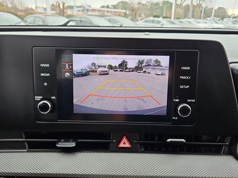 Used 2024 Kia Sportage LX image 16