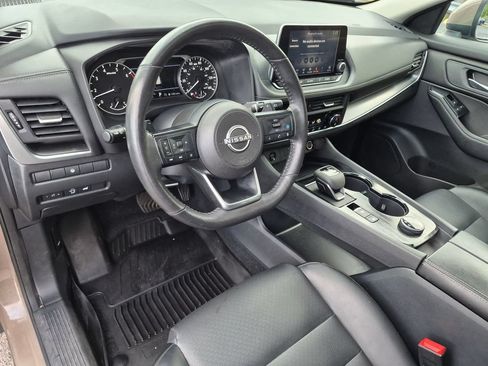 Used 2024 Nissan Rogue SV w/ SV Premium Package AWD/4WD image 10