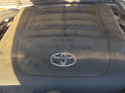 Used 2014 Toyota Tundra Platinum image 29