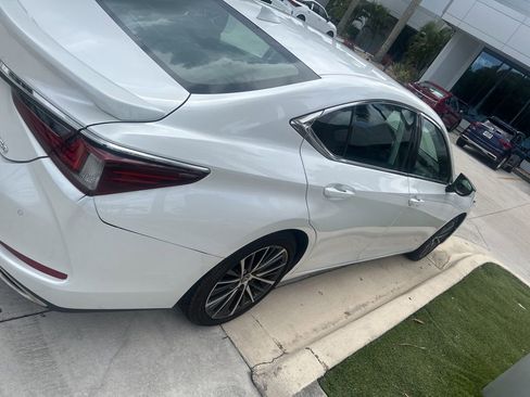 Used 2023 Lexus ES 350 w/ Premium Package FWD image 5