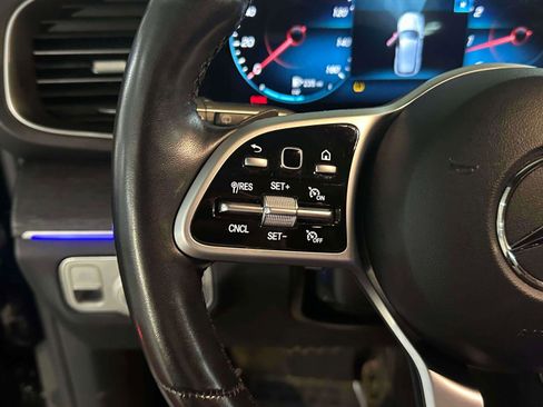 Used 2022 Mercedes-Benz GLE 350 4MATIC w/ Premium Package image 21