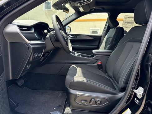 New 2025 Jeep Grand Cherokee L Laredo w/ Luxury Tech Group I image 11