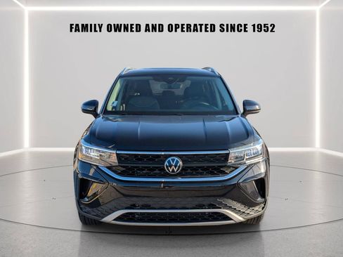 Used 2023 Volkswagen Taos SE FWD image 6