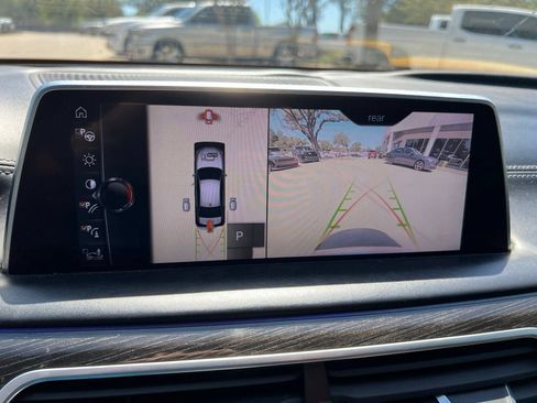 Used 2016 BMW 750i RWD image 19