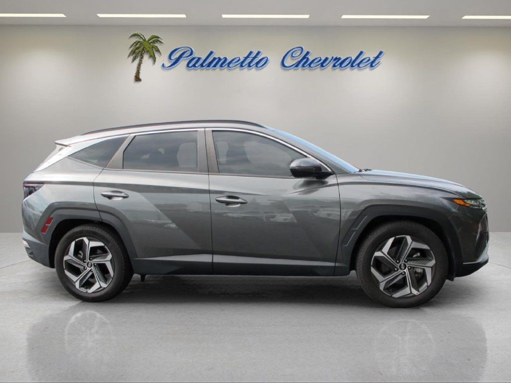 Used 2022 Hyundai Tucson SEL w/ Convenience + Premium Package FWD image 2