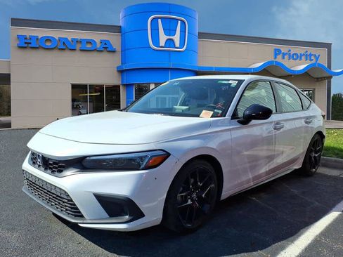 Used 2024 Honda Civic Sport image 1