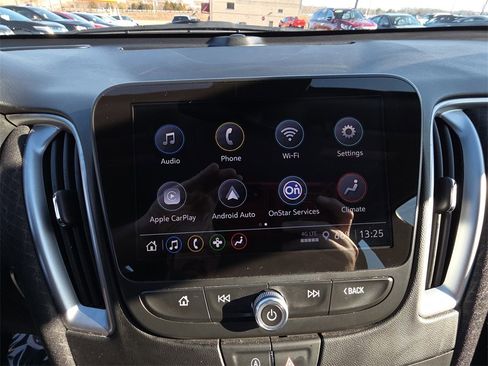 Used 2025 Chevrolet Malibu LT image 21