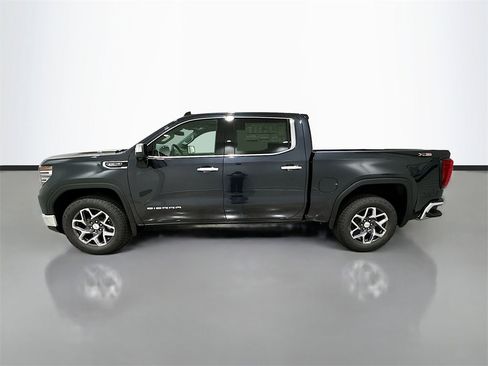 New 2026 GMC Sierra 1500 SLT image 4